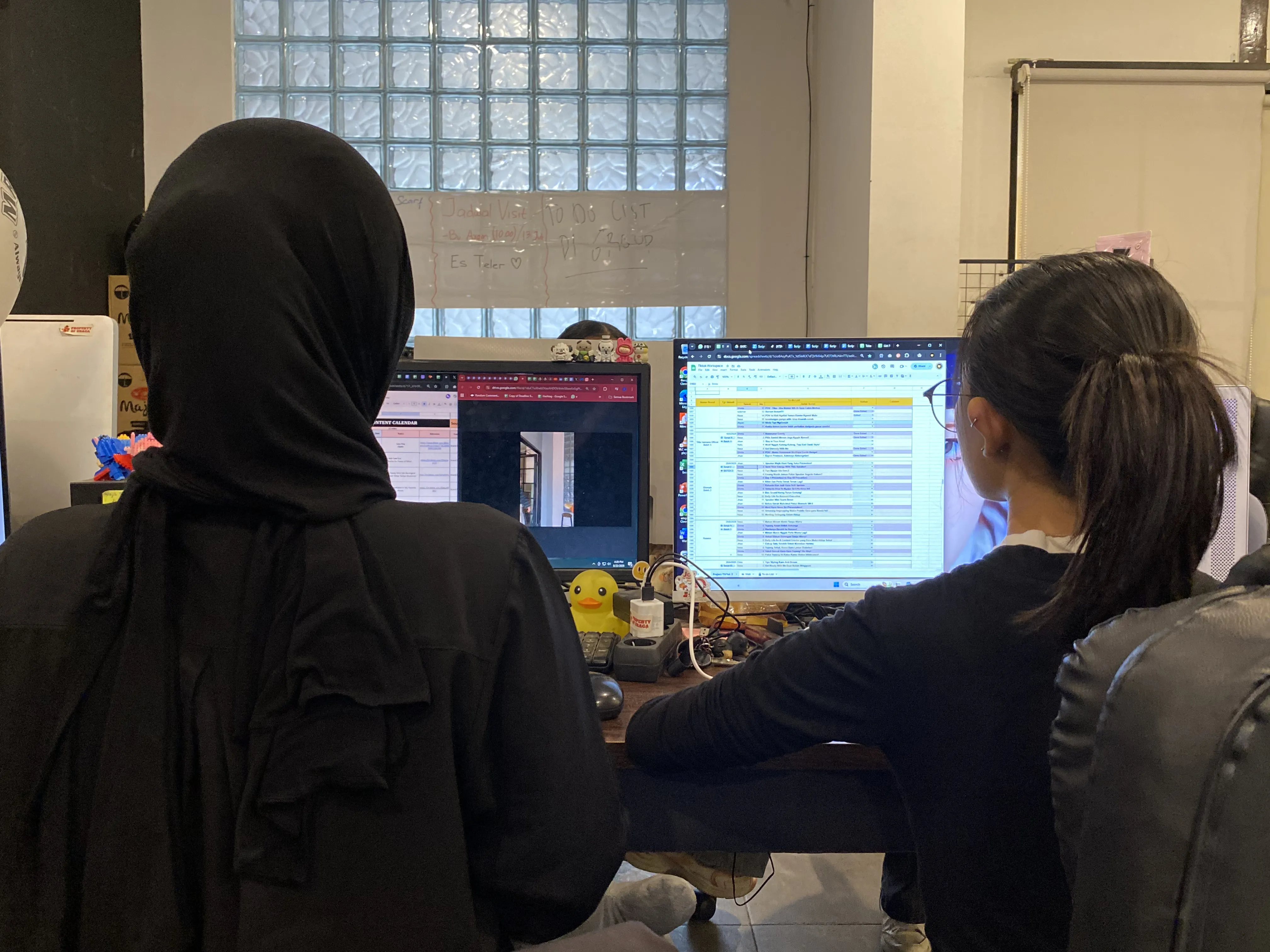 Tim Uraga monitoring performa ads